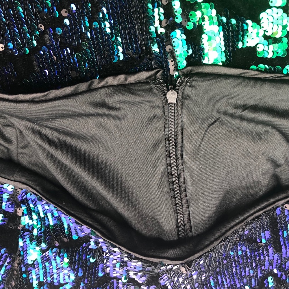 NWT Sequin Blue and Green Mini Skirt - Picture 3 of 4